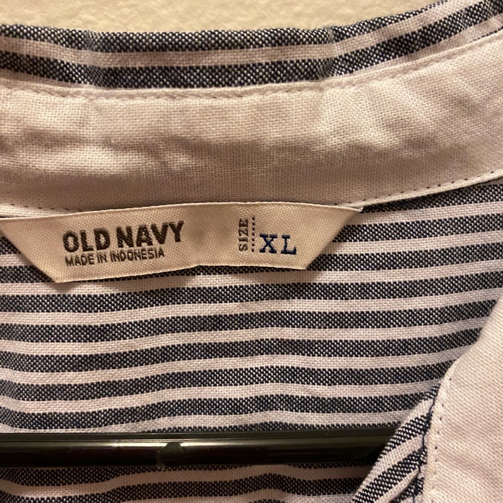 Top - Picture 2 of 2